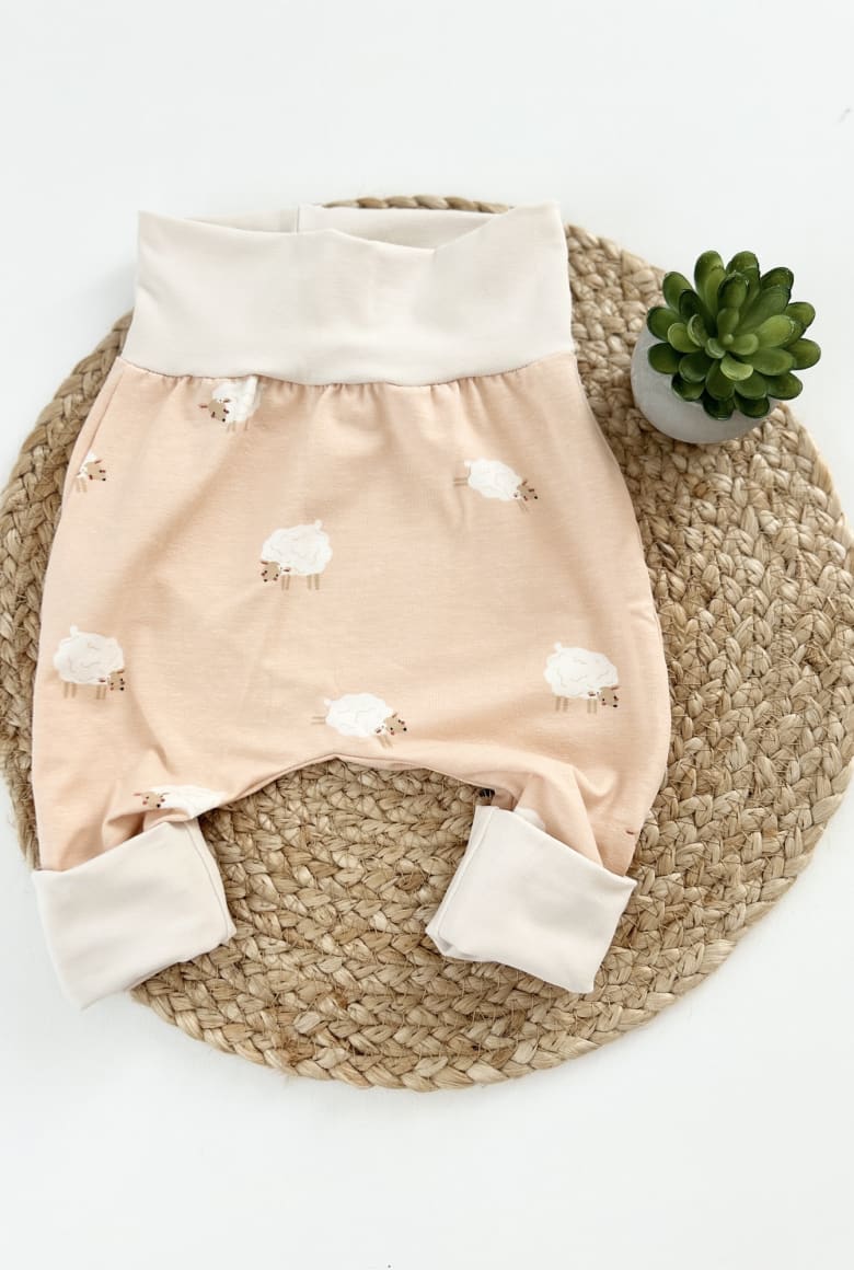 Slika izdelka BAGGY DOLGE HLAČE - OVCE V MARELIČNI BARVI