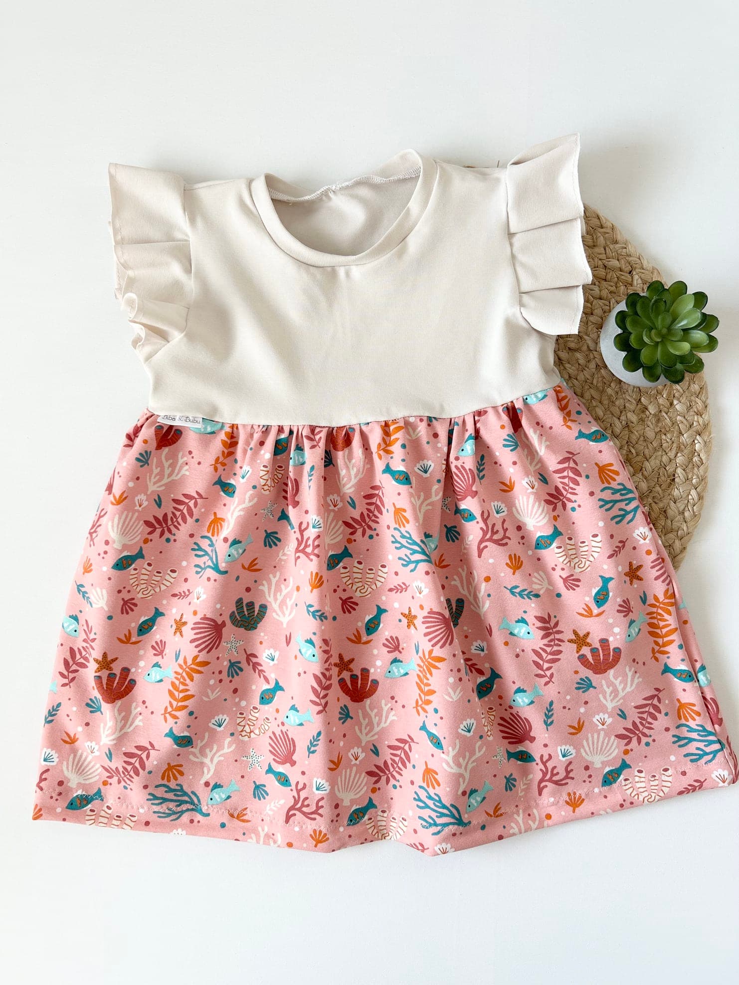 OBLEKA Z VOLANČKI MORSKA IDILA