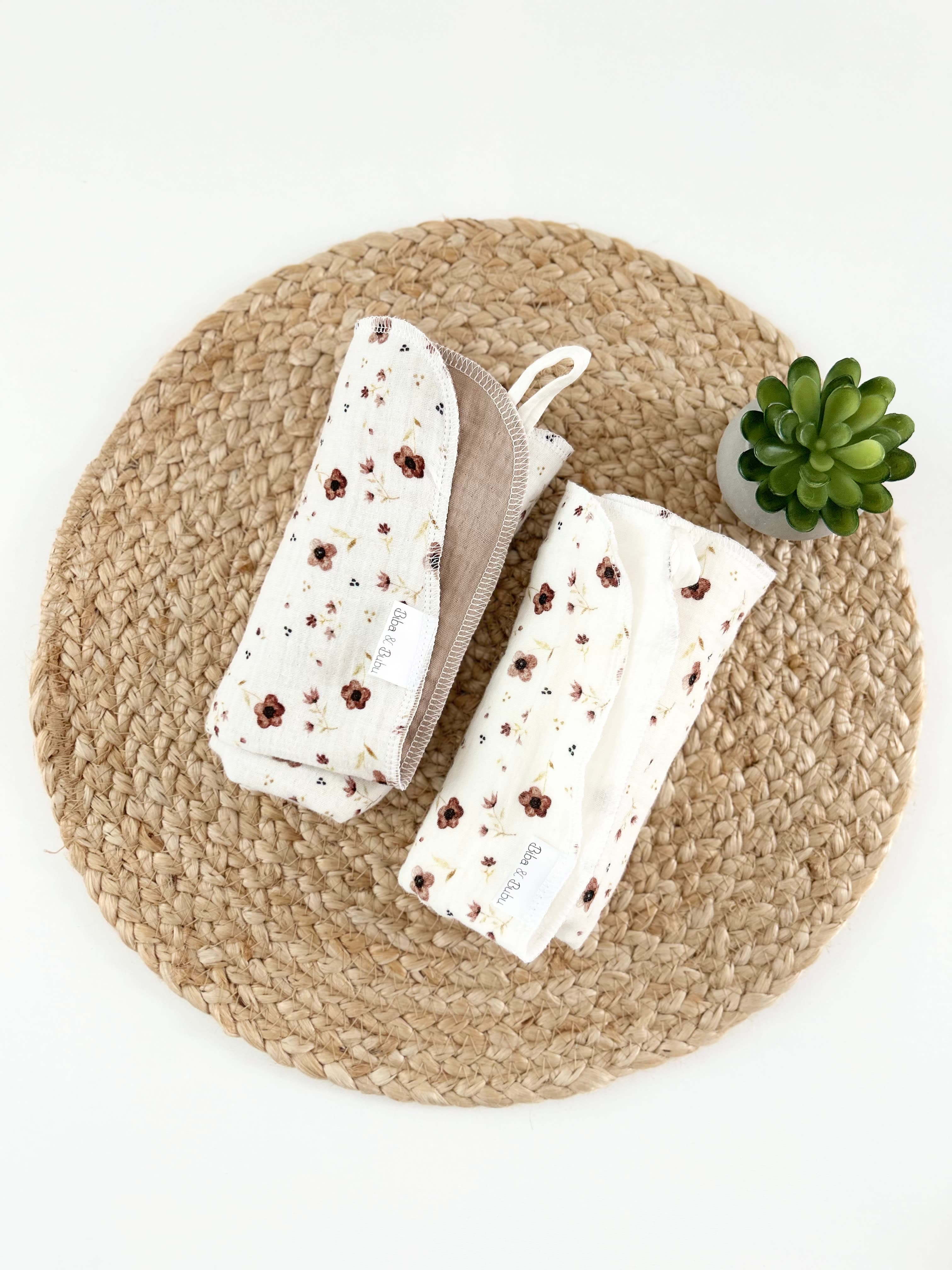 SET 2 KUHINJSKIH KRP (bež rože)