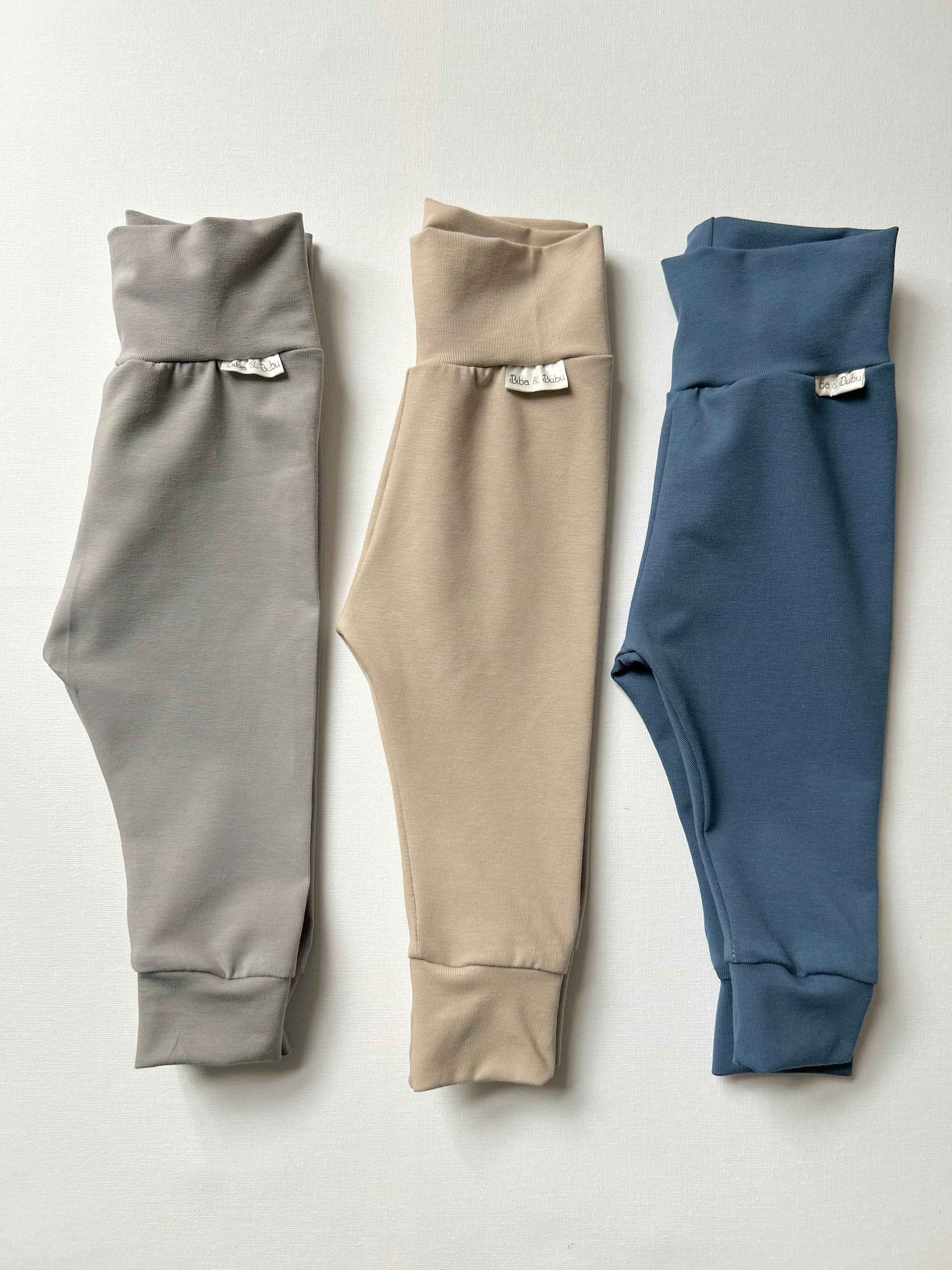 KOMPLET TREH HLAČ ZA DOJENČKA - siva, bež, modra