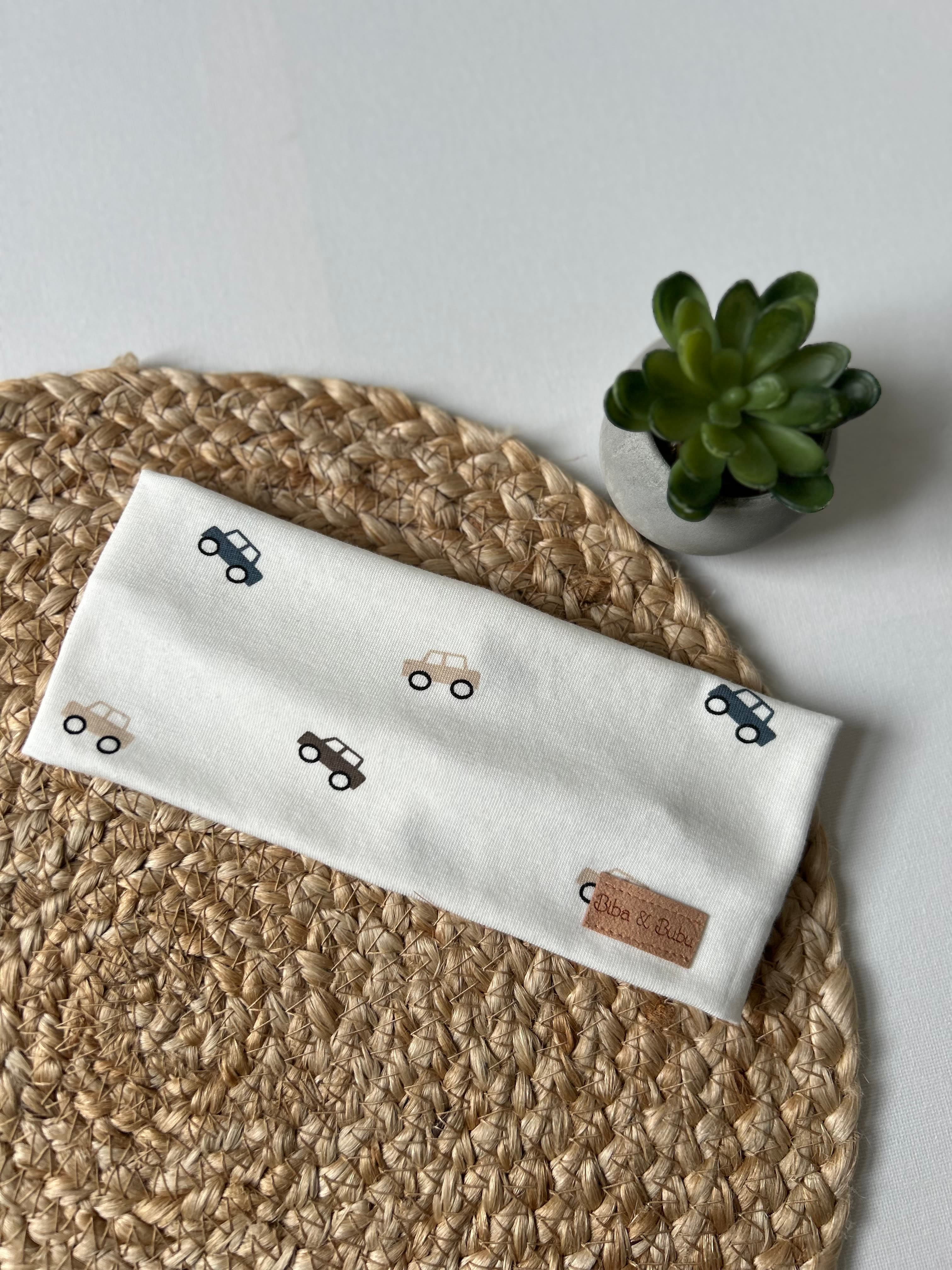 TRAK - bel avtomobili