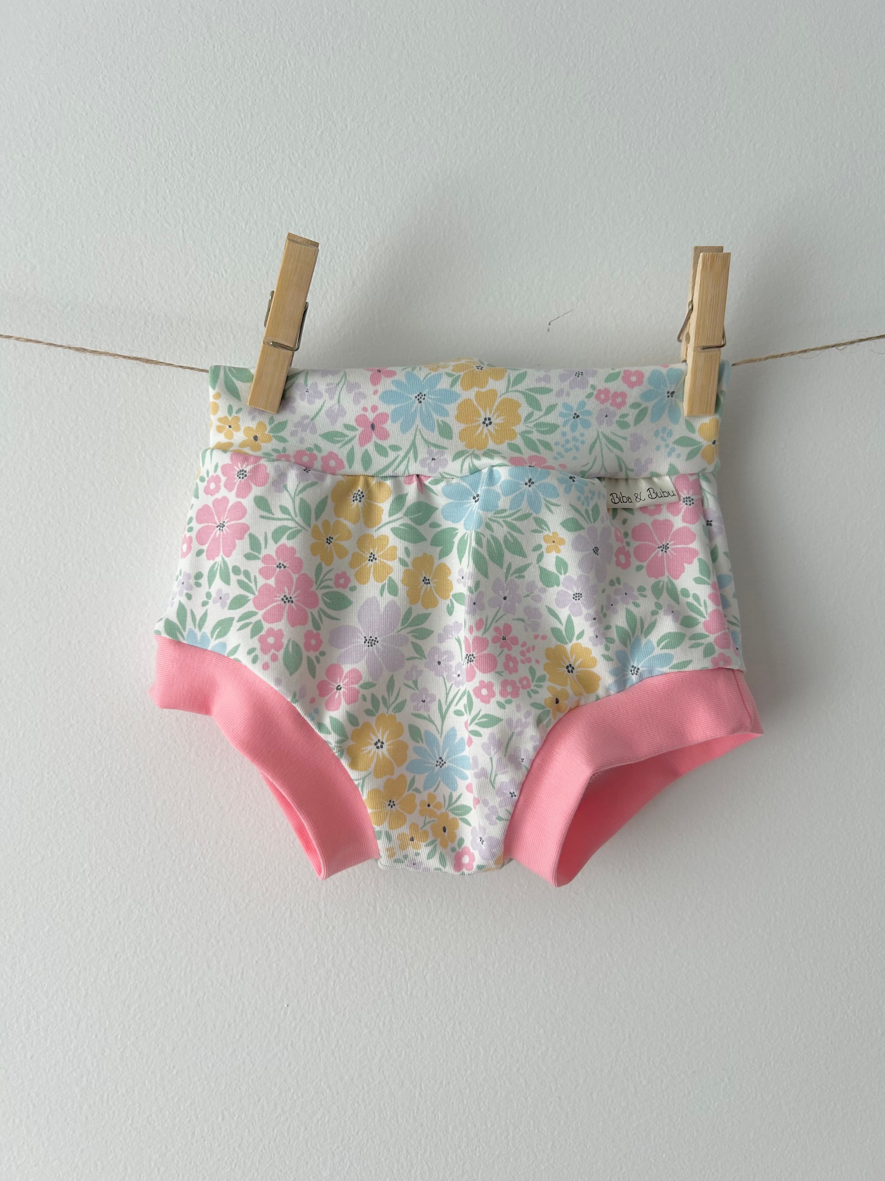 KRATKE HLAČE ZA DOJENČKE - pastelne rože